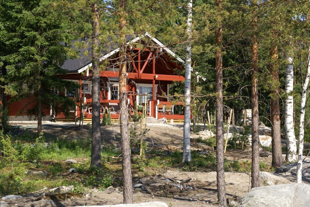 Kartanohotelli Satulinna Huvilat Hirvensalmi Eksteriør bilde